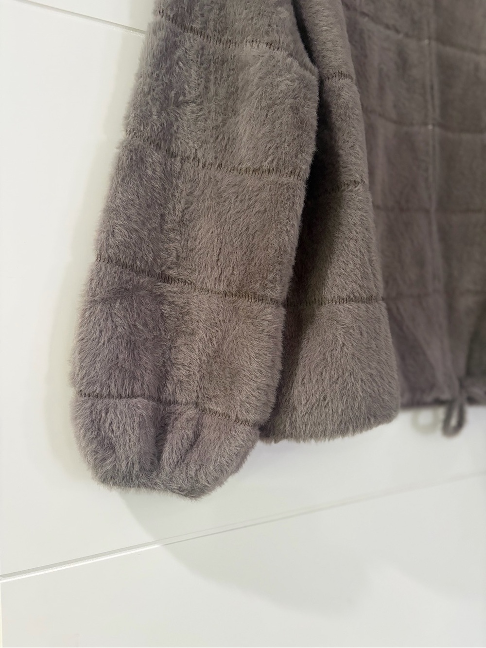 Faux Fur Zip-Front Jacket in Greige, Ring Zipper Pull, Women’s Medium Soft Fuzzy - Picture 3 of 8